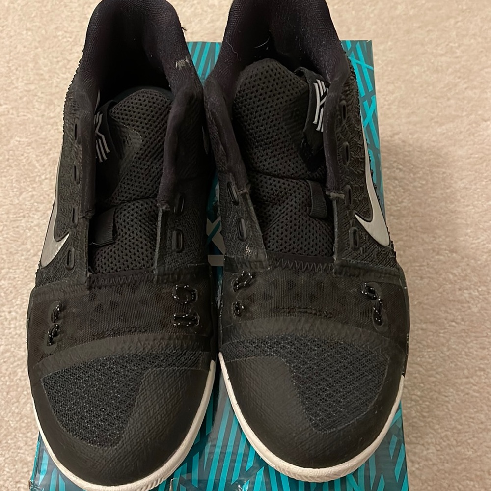 Nike Kyrie 3 basketball sneakers